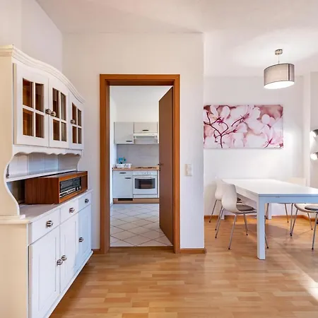 شقة Haus Castellblick Mit Garten *